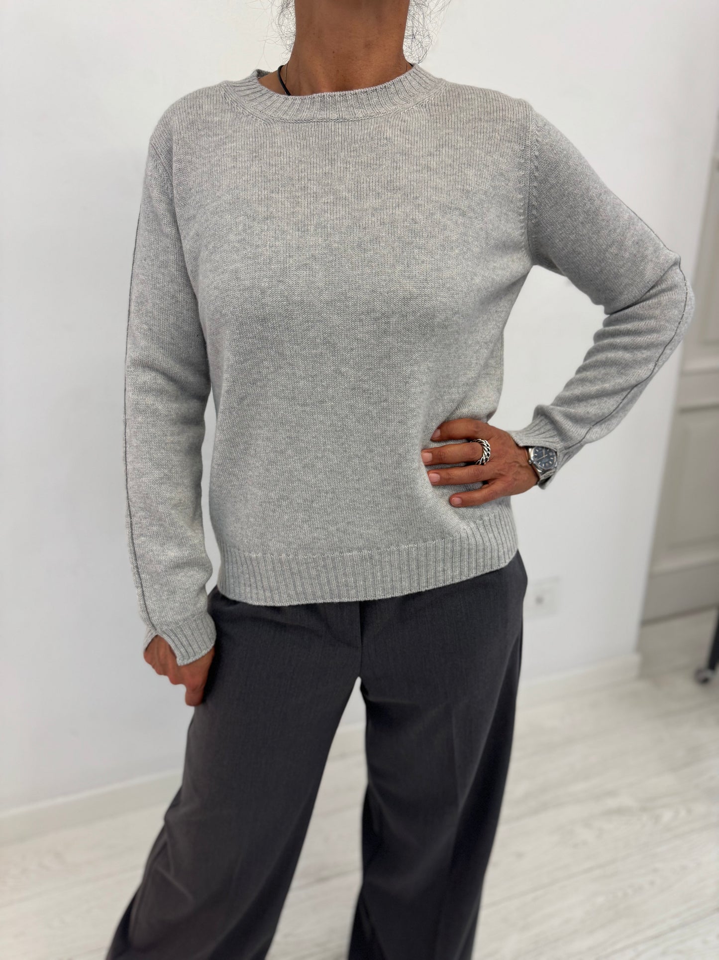 Maglia Girocollo Con Monile