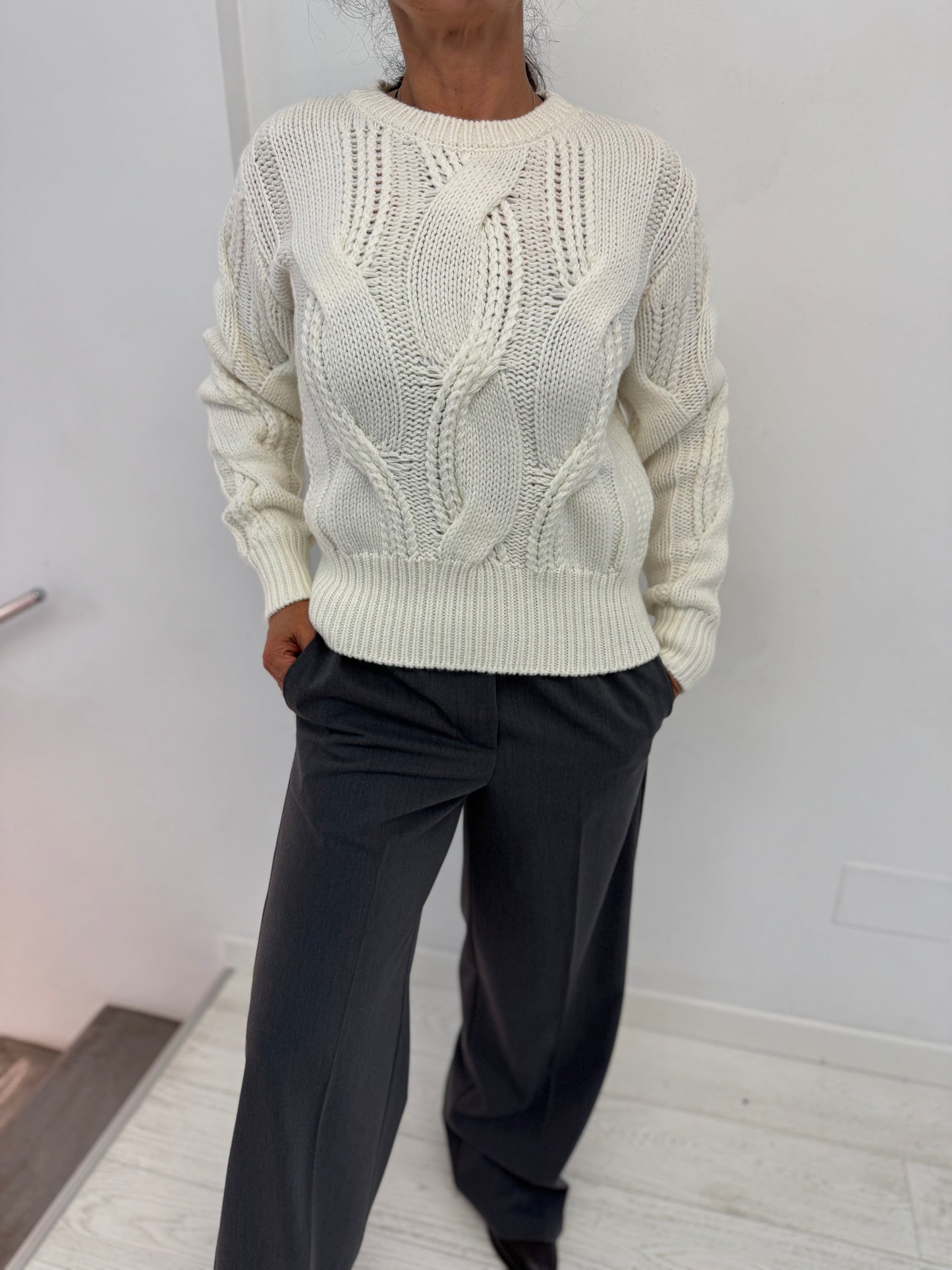 Maglia Girocollo Lana, Cashmere e Seta Treccia Iconica Scolpita