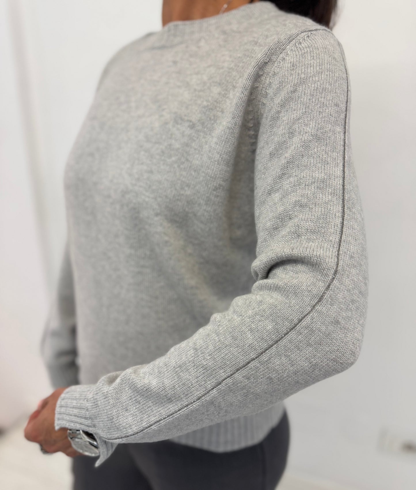 Maglia Girocollo Con Monile