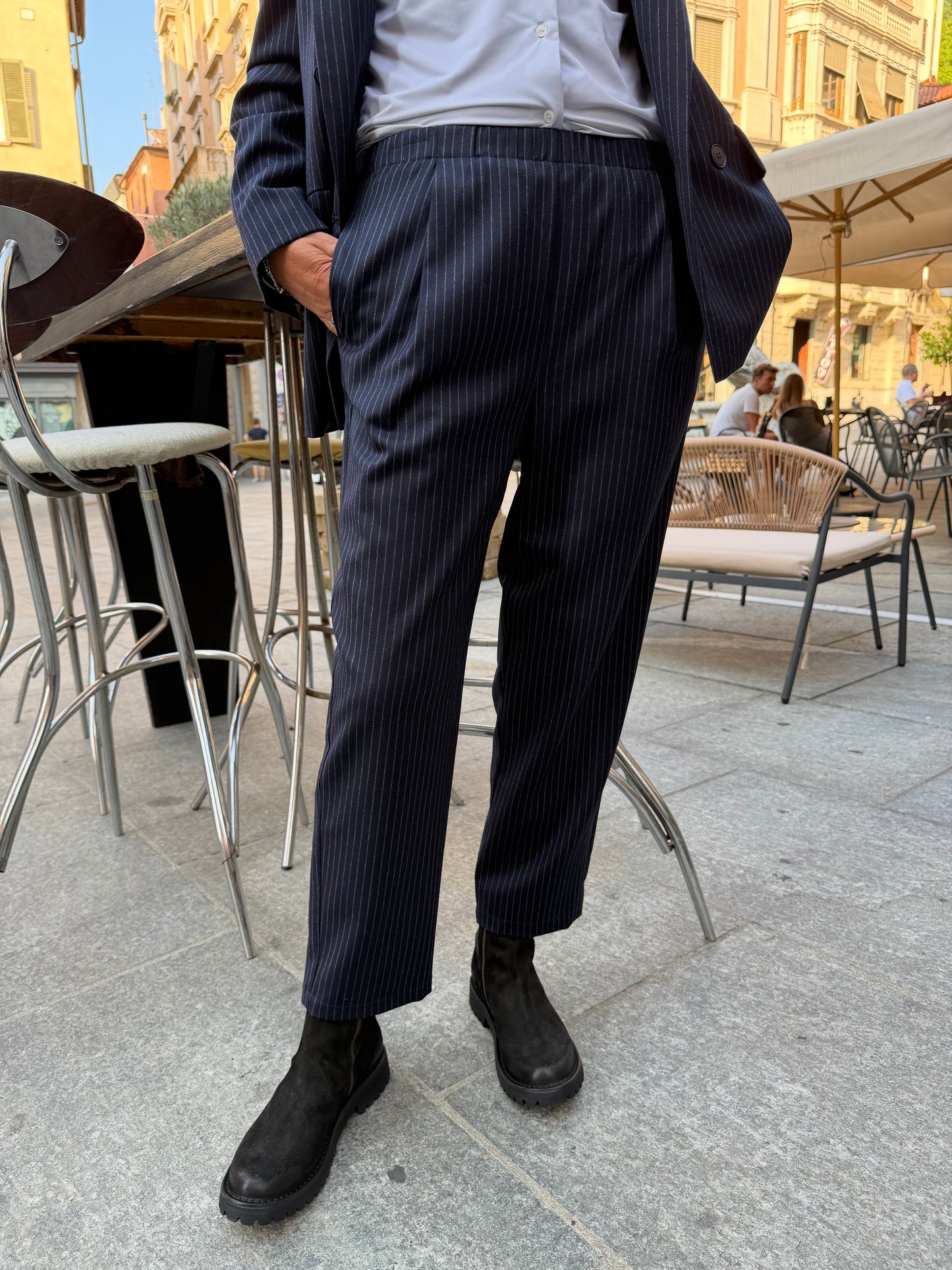 Pantalone Gessato Con Elastico In Vita