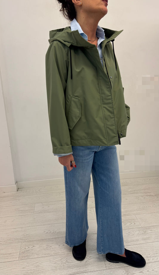 Giacca  Corta Tessuto Tecnico Con Cappuccio