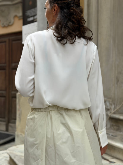 Camicia in seta con collo a cravatta
